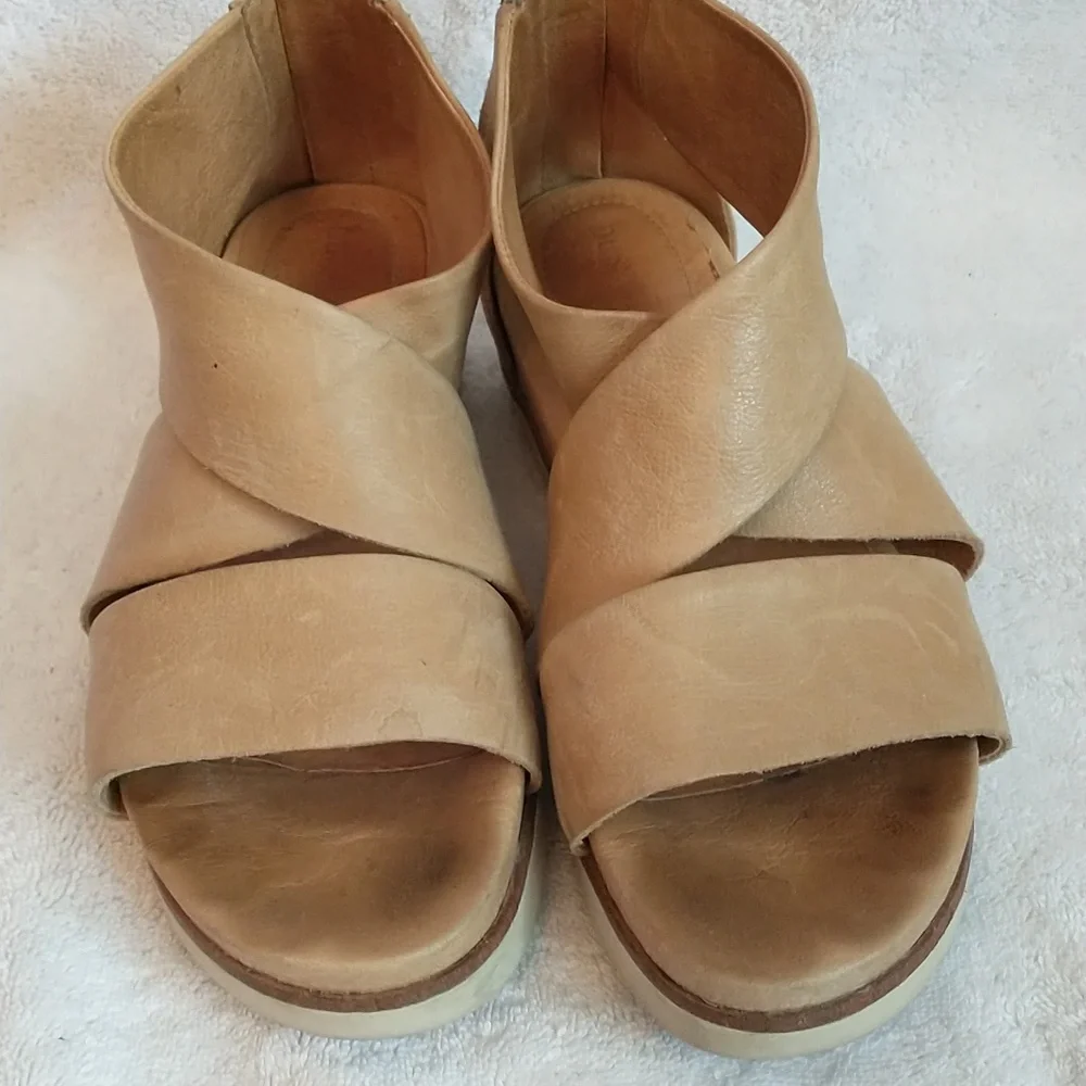 Bussola Wide Strap‎ Sandal Postdam Style, Buttery Soft Leather, Size Women's 9.5